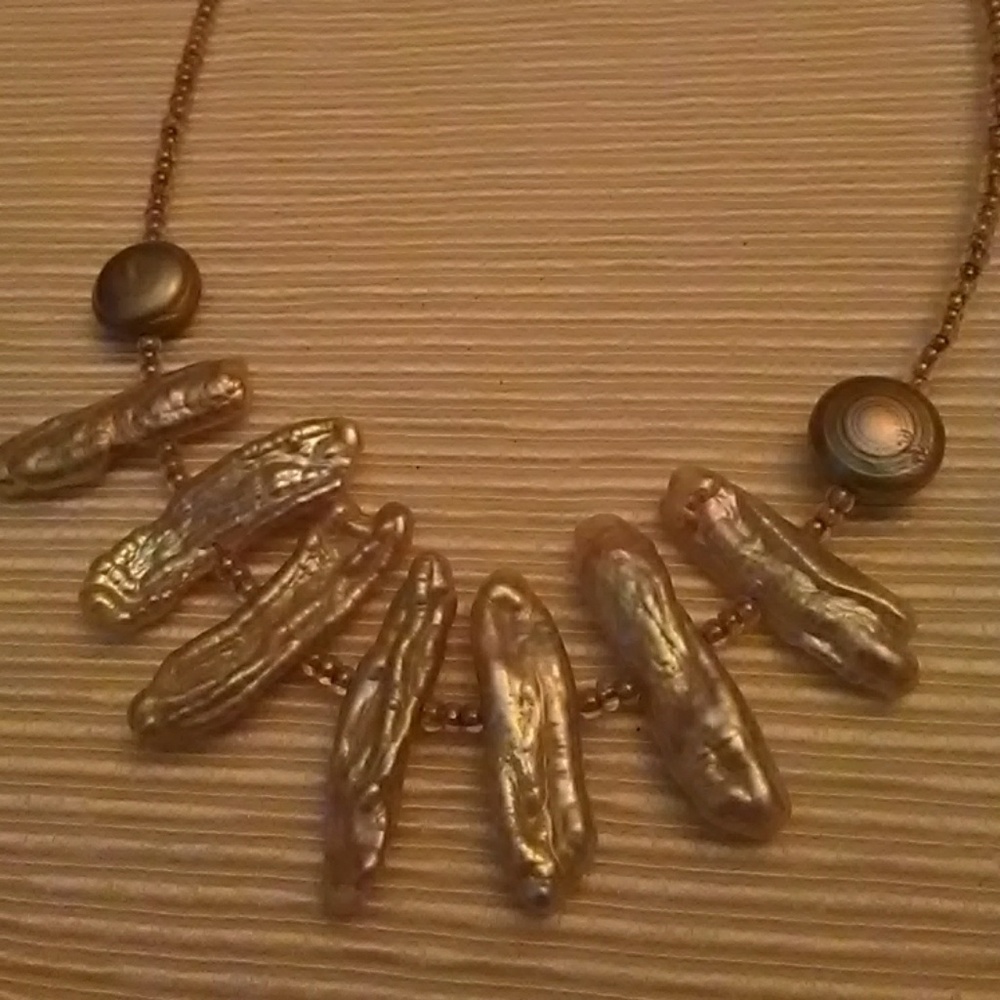 CASUAL PEARL NECKLACE...NWT